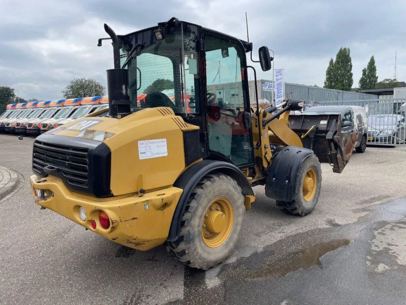 Bulldozer του τύπου Caterpillar 906H met Klapschauffel ONLY 1900 uhr !! Nieuwstaat !! Direkt inz, Gebrauchtmaschine σε Kerkrade (Φωτογραφία 1)