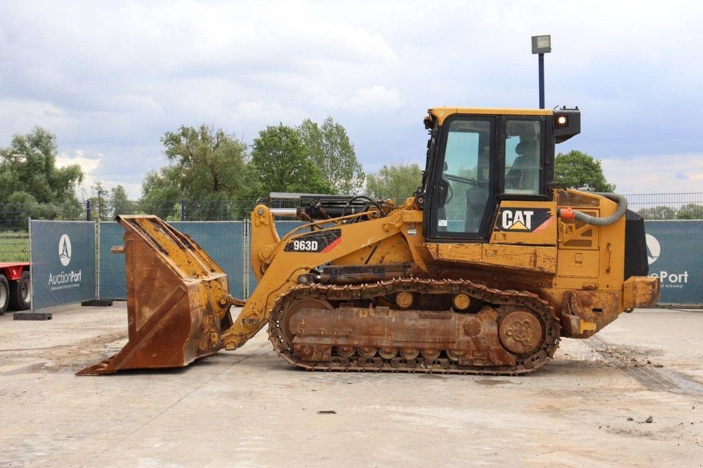 Bulldozer del tipo Caterpillar 963D, Gebrauchtmaschine en Antwerpen (Imagen 2)
