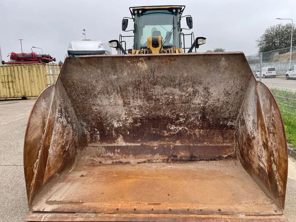 Bulldozer типа Caterpillar 966M XE Nieuwstaat !! 16.500 uur !! DIREKT INZETBAAR !!, Gebrauchtmaschine в Kerkrade (Фотография 6)