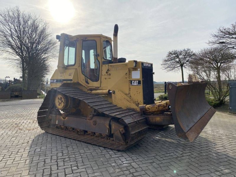 Bulldozer of the type Caterpillar D 4 H LGP, Gebrauchtmaschine in Roosendaal (Picture 1)