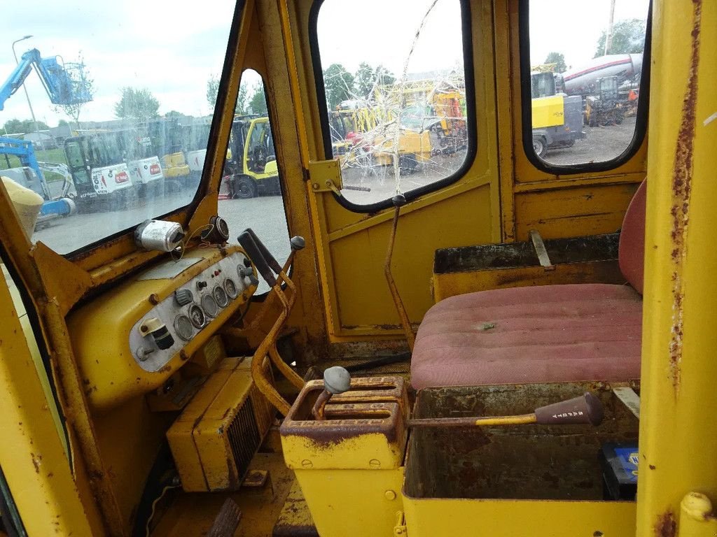 Bulldozer des Typs Caterpillar D4D, Gebrauchtmaschine in Zutphen (Bild 7)
