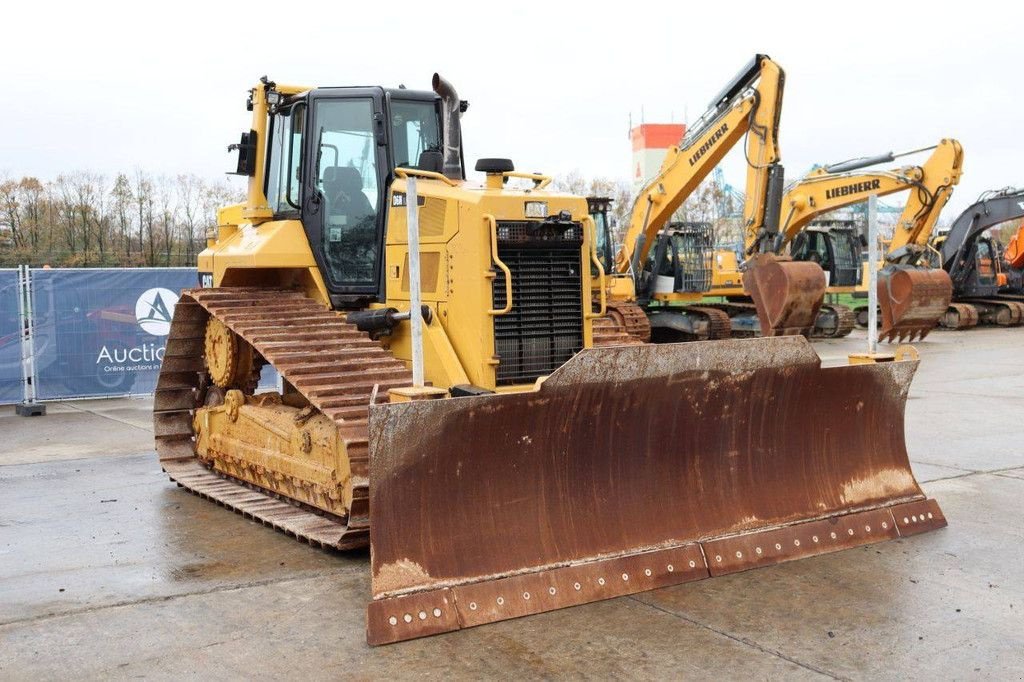 Bulldozer typu Caterpillar D6N LGP, Gebrauchtmaschine v Antwerpen (Obrázek 8)