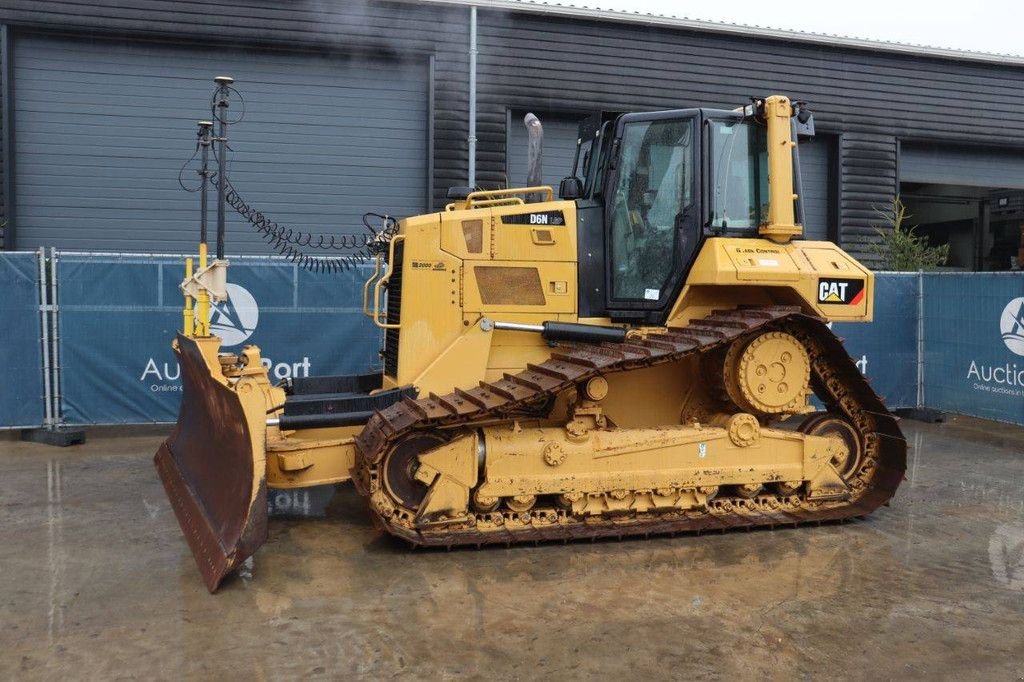 Bulldozer tip Caterpillar D6N LGP, Gebrauchtmaschine in Antwerpen (Poză 1)