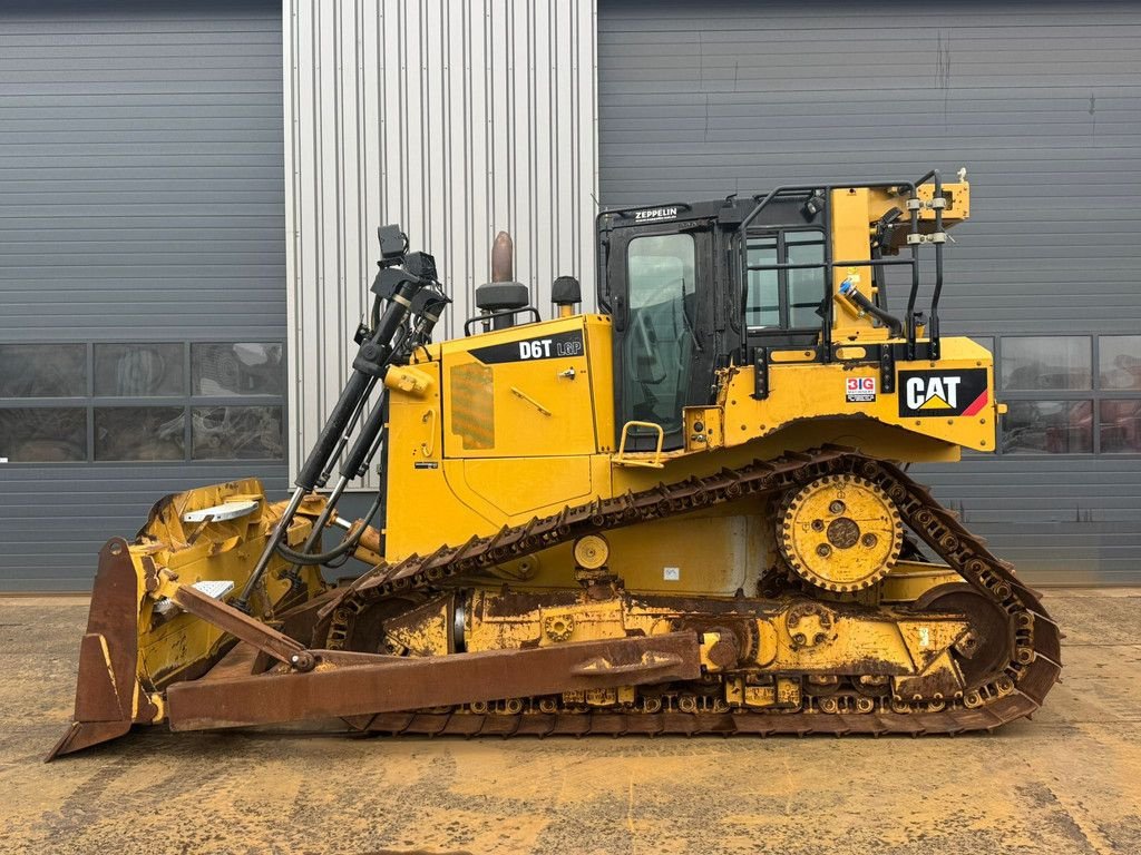 Bulldozer des Typs Caterpillar D6T LGP, Gebrauchtmaschine in Velddriel (Bild 1)