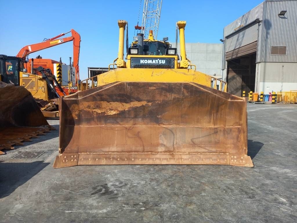 Bulldozer типа Komatsu D155A-6R (4 pcs available in Abu Dhabi), Gebrauchtmaschine в Stabroek (Фотография 7)