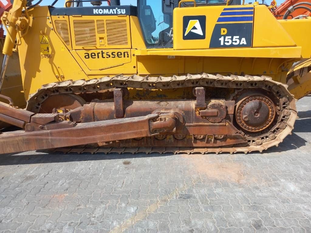 Bulldozer типа Komatsu D155A-6R (4 pcs available in Abu Dhabi), Gebrauchtmaschine в Stabroek (Фотография 9)