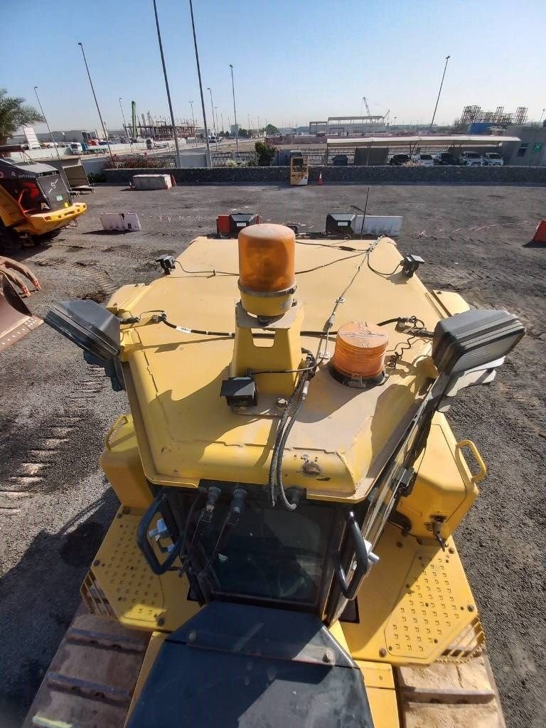 Bulldozer типа Komatsu D155A-6R (4 pcs available in Abu Dhabi), Gebrauchtmaschine в Stabroek (Фотография 10)