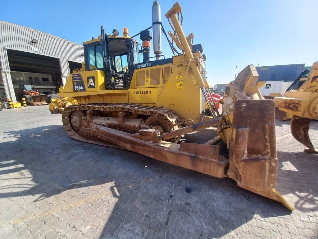 Bulldozer типа Komatsu D155A-6R (4 pcs available in Abu Dhabi), Gebrauchtmaschine в Stabroek (Фотография 3)