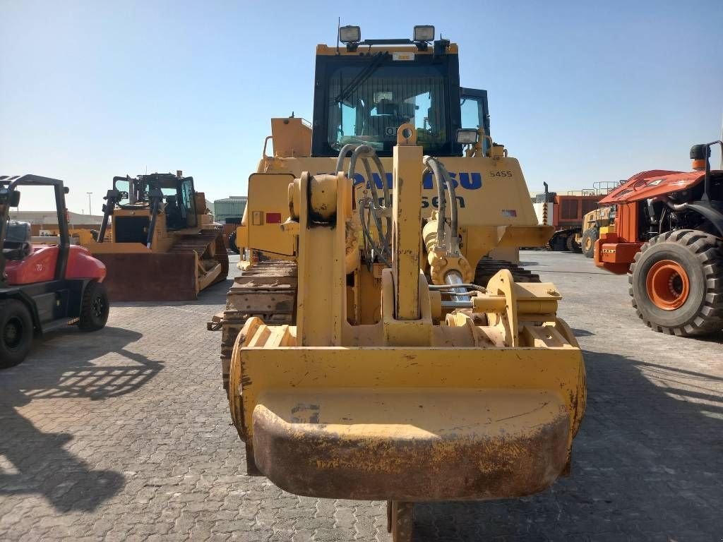 Bulldozer типа Komatsu D155A-6R (4 pcs available in Abu Dhabi), Gebrauchtmaschine в Stabroek (Фотография 5)