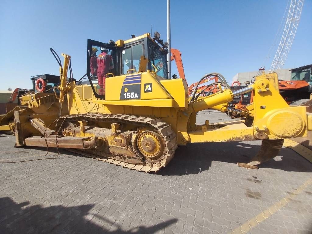 Bulldozer типа Komatsu D155A-6R (4 pcs available in Abu Dhabi), Gebrauchtmaschine в Stabroek (Фотография 2)