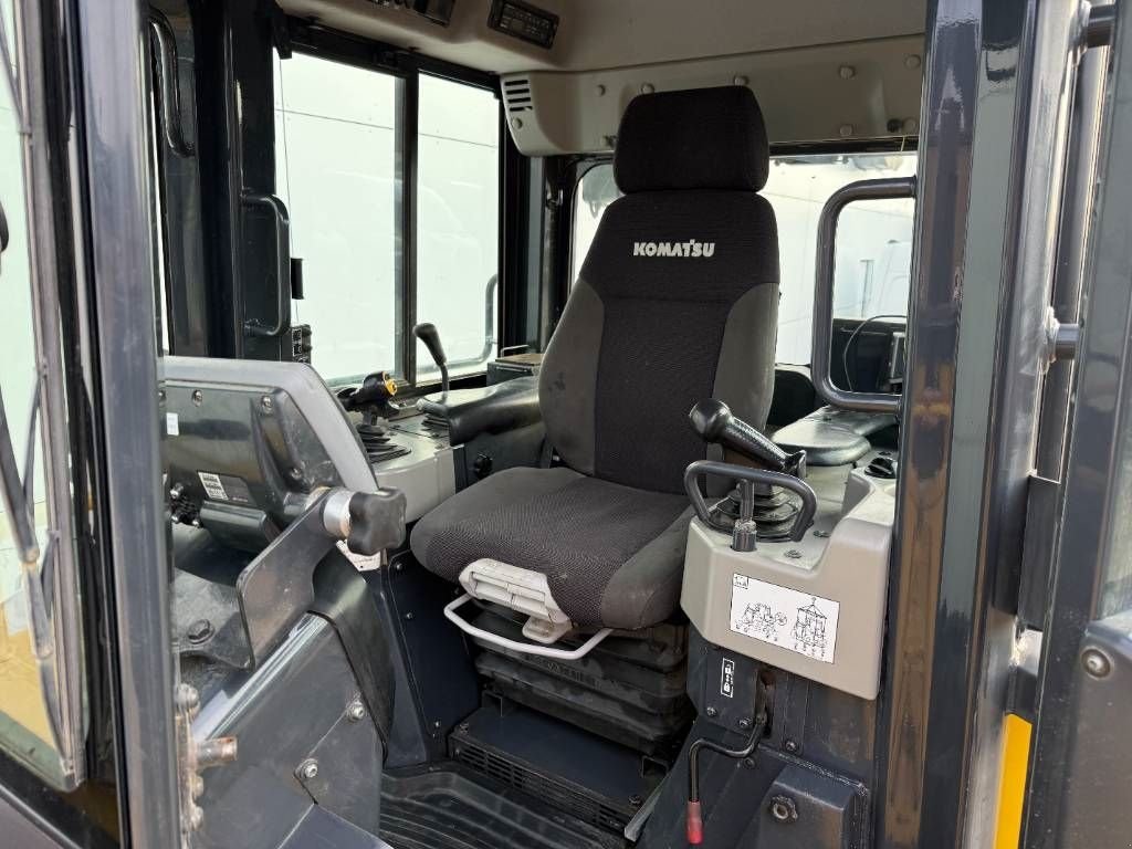 Bulldozer del tipo Komatsu D61PXi-24 - GPS System / Folding Blade, Gebrauchtmaschine In Veldhoven (Immagine 9)