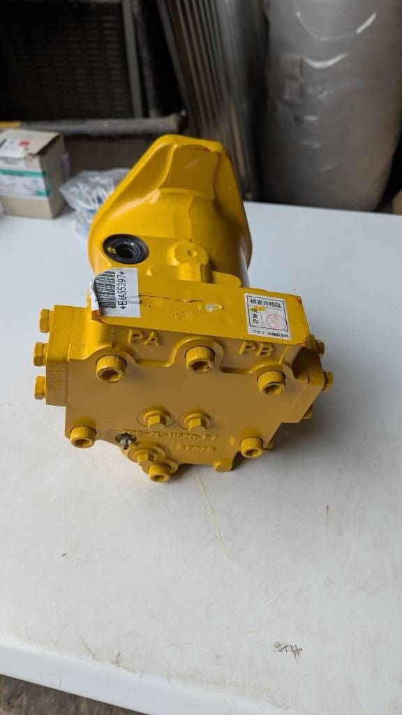 Bulldozer des Typs Komatsu D65PX-15 - HYDRAULIC MOTOR ASSY - 708-7L-00040, Neumaschine in Overijse (Bild 10)