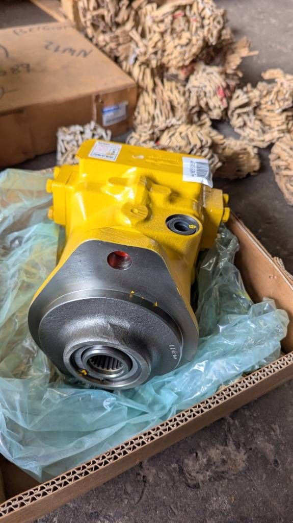 Bulldozer des Typs Komatsu D65PX-15 - HYDRAULIC MOTOR ASSY - 708-7L-00040, Neumaschine in Overijse (Bild 11)