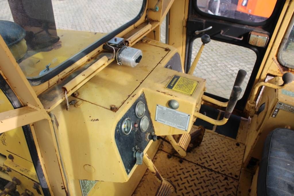 Bulldozer des Typs Sonstige Cat D 4 E, Gebrauchtmaschine in Rucphen (Bild 8)