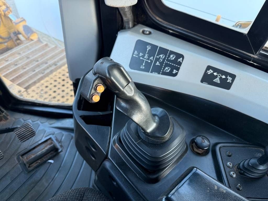 Bulldozer des Typs Sonstige Cat D6T - Ripper Valve / Airco, Gebrauchtmaschine in Veldhoven (Bild 11)