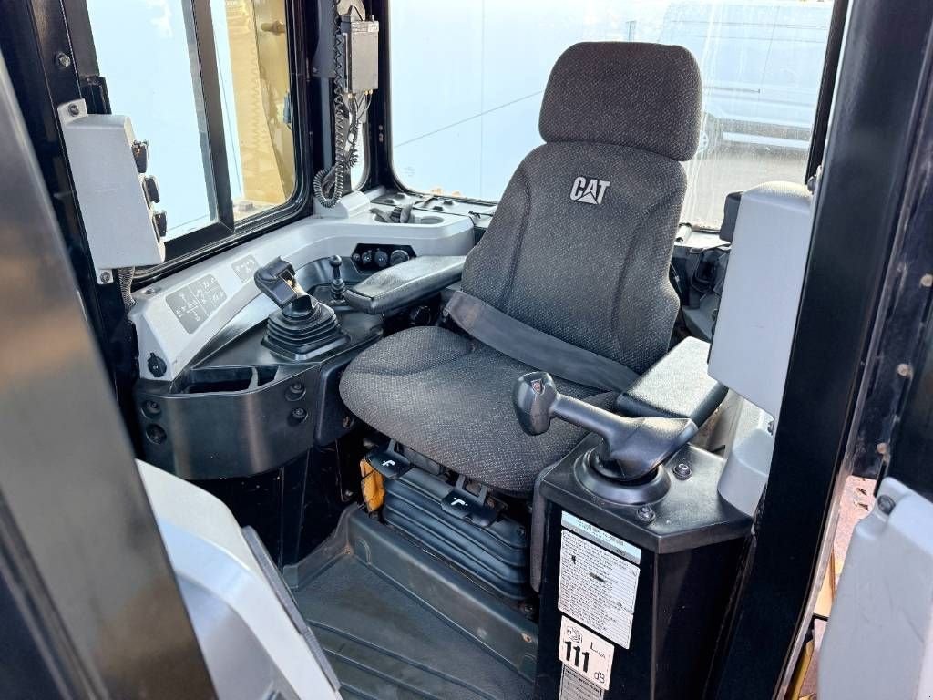 Bulldozer des Typs Sonstige Cat D6T - Ripper Valve / Airco, Gebrauchtmaschine in Veldhoven (Bild 8)