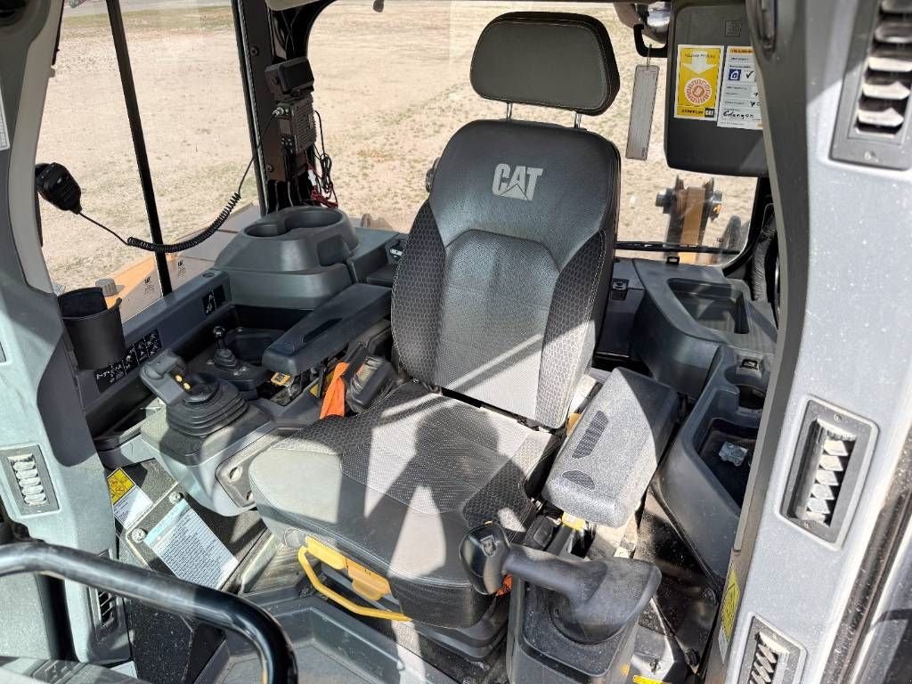 Bulldozer типа Sonstige Cat D6XE LGP - German Machine / Folding Blade / Ripper, Gebrauchtmaschine в Veldhoven (Фотография 10)