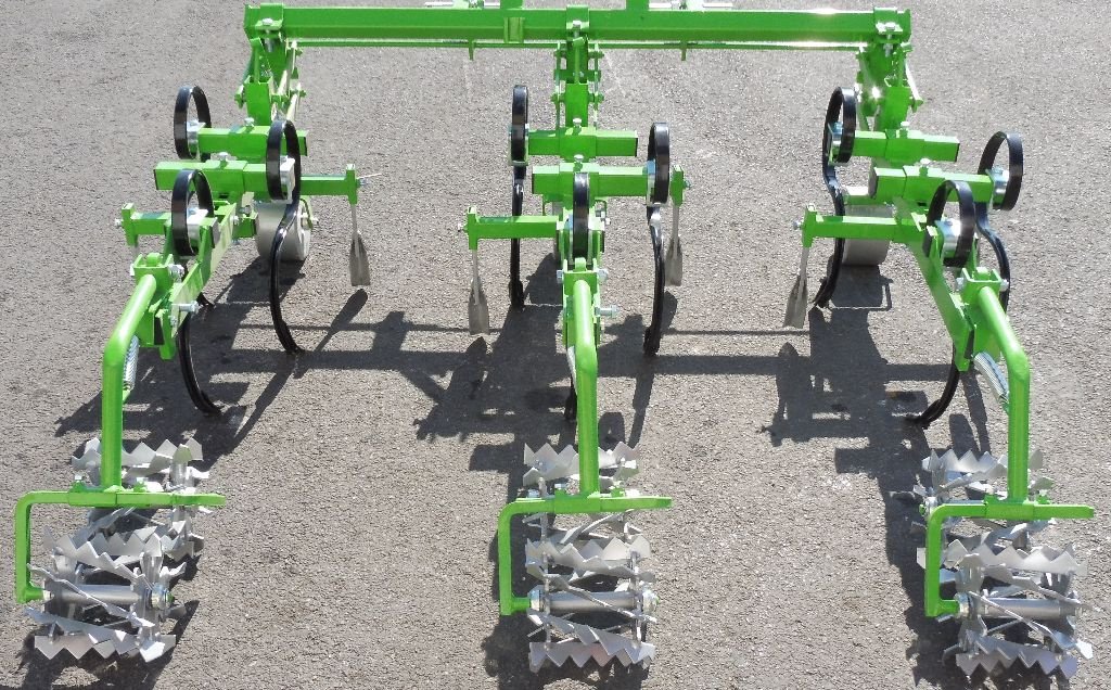 Dammformer типа BOMET BUTTEUSE BINEUSE 2 RANGS AVEC ROULEAUX P475/3, Gebrauchtmaschine в RETHEL (Фотография 2)