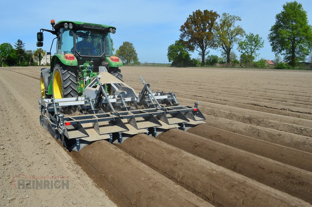 Dammformer des Typs KMK Häufelgerät, Dammformer OF475, Neumaschine in Ehekirchen (Bild 2)