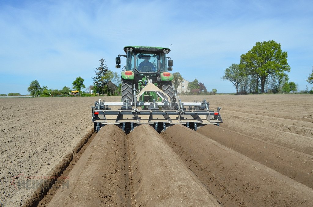 Dammformer des Typs KMK Häufelgerät, Dammformer OF475, Neumaschine in Ehekirchen (Bild 3)