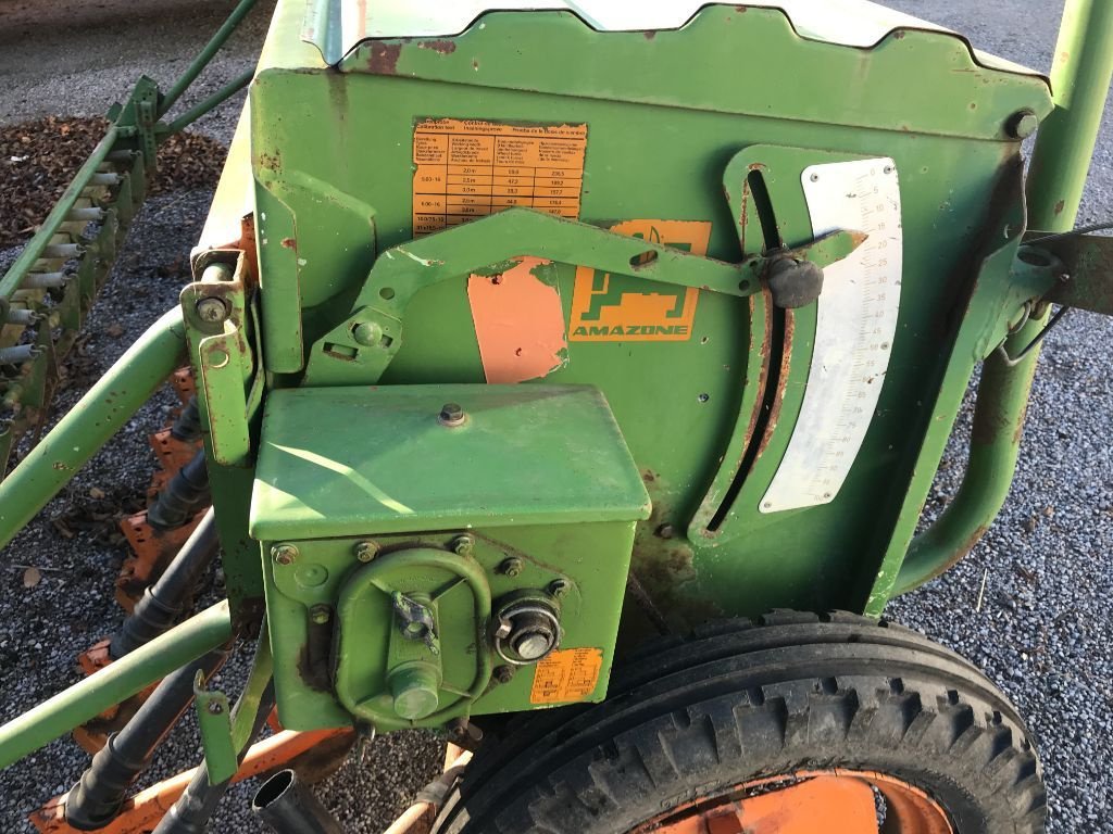 Direktsaatmaschine du type Amazone D8.30 SPÉCIAL, Gebrauchtmaschine en MORLHON LE HAUT (Photo 11)