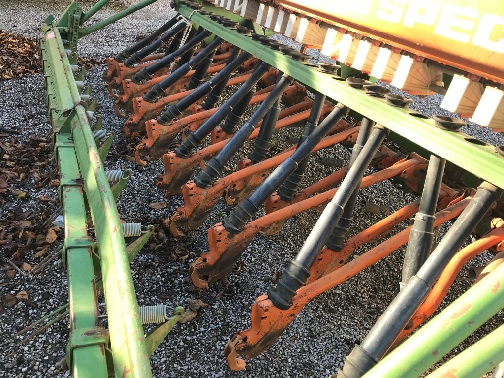 Direktsaatmaschine du type Amazone D8.30 SPÉCIAL, Gebrauchtmaschine en MORLHON LE HAUT (Photo 8)