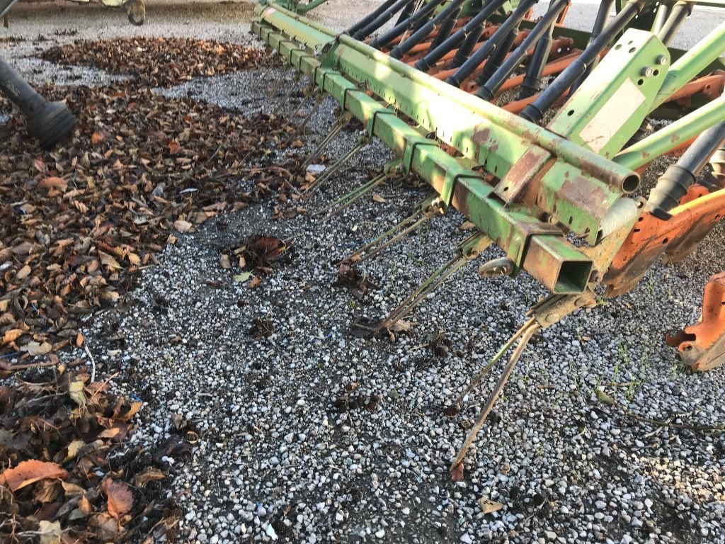 Direktsaatmaschine du type Amazone D8.30 SPÉCIAL, Gebrauchtmaschine en MORLHON LE HAUT (Photo 9)