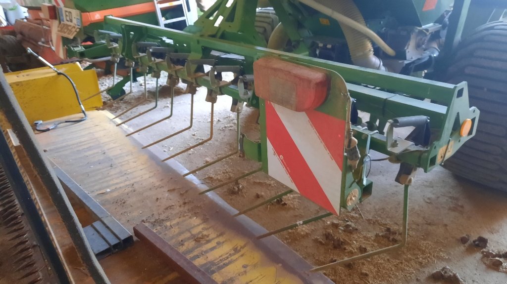 Direktsaatmaschine typu Amazone PRIMERA DMC 3000-C, Gebrauchtmaschine w CHAUMONT (Zdjęcie 9)