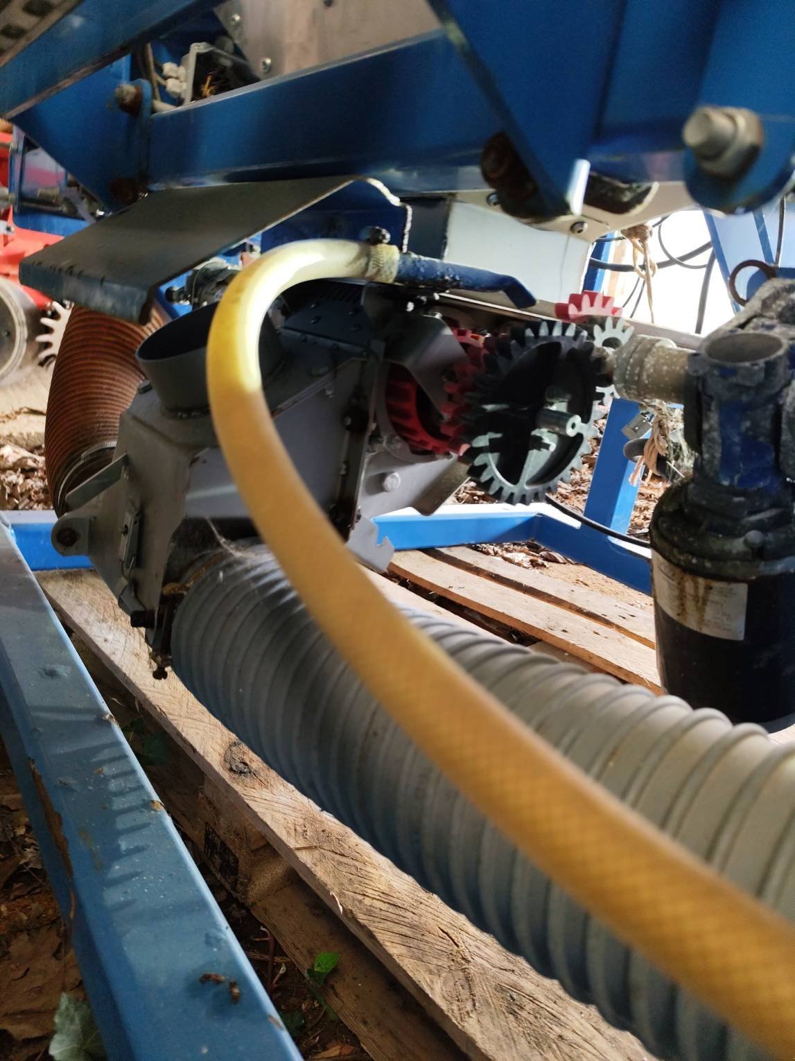 Direktsaatmaschine tip Carré TREMIE FRONTALE OCTOPUS 1400L, Gebrauchtmaschine in Le Horps (Poză 5)