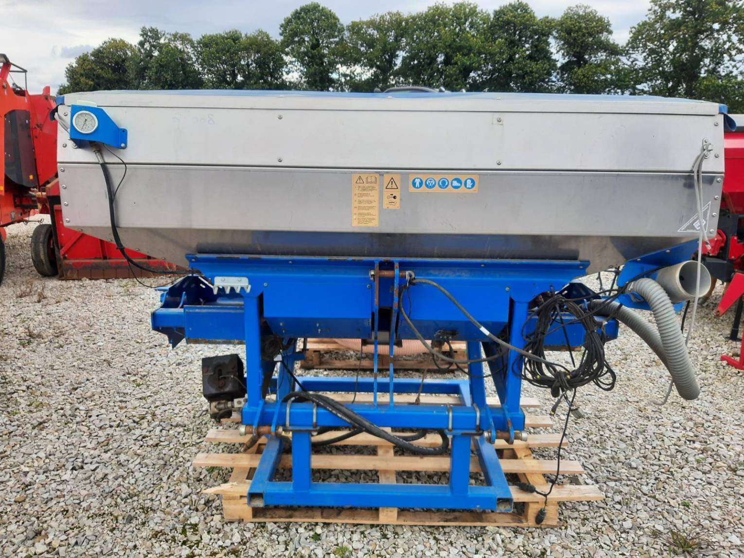 Direktsaatmaschine typu Carré TREMIE FRONTALE OCTOPUS 1400L, Gebrauchtmaschine v Le Horps (Obrázek 2)