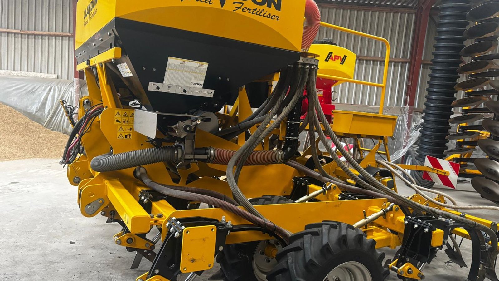 Direktsaatmaschine tipa Claydon Hydrid 4 M med gødning og frøkasse, Gebrauchtmaschine u Skjern (Slika 3)