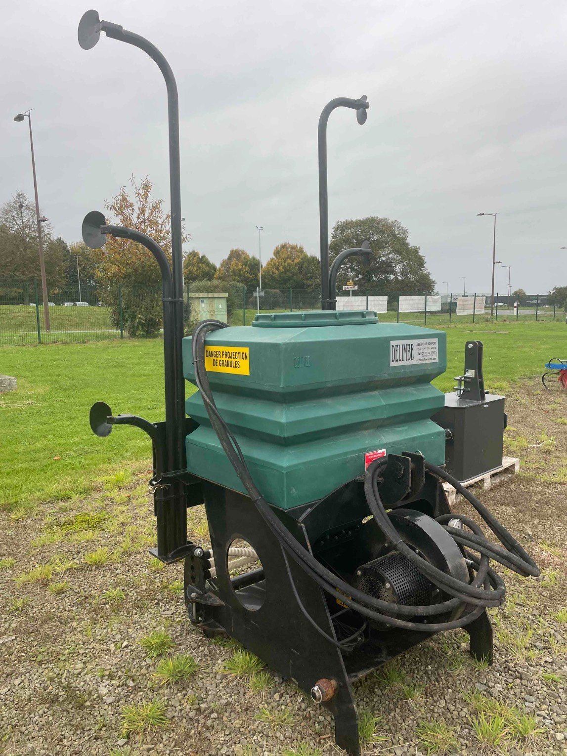 Direktsaatmaschine typu Delimbe T17 400L, Gebrauchtmaschine v SAINT CLAIR SUR ELLE (Obrázek 3)