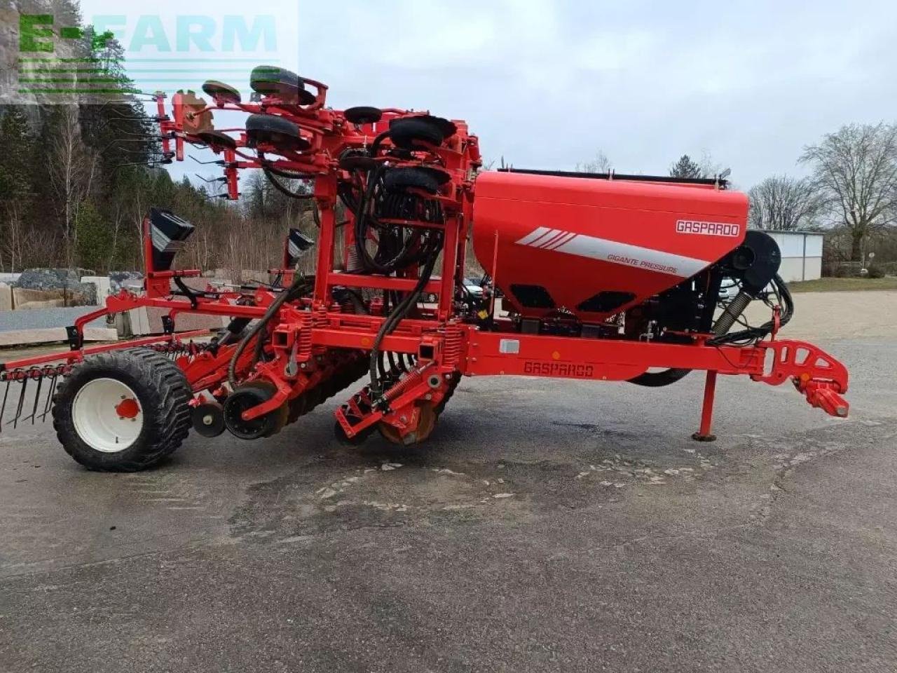 Direktsaatmaschine typu Gehl gigante pressure 400, Gebrauchtmaschine v CHAUVONCOURT (Obrázek 7)