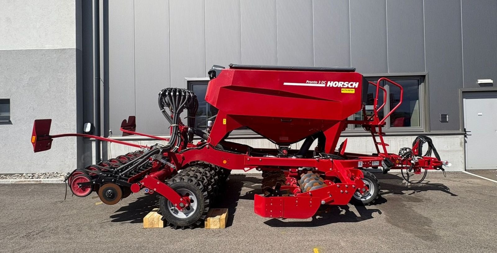 Direktsaatmaschine Türe ait Horsch Pronto 3 DC, Vorführmaschine içinde Grund (resim 1)