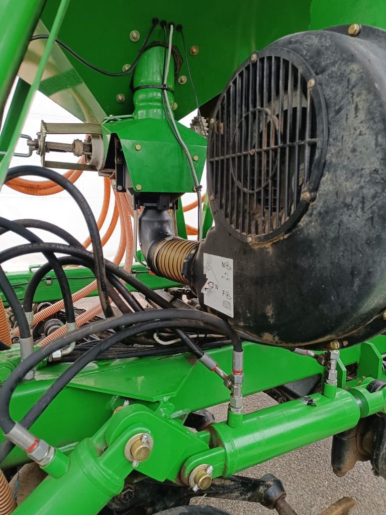Direktsaatmaschine Türe ait John Deere 750 A, Gebrauchtmaschine içinde Lérouville (resim 10)