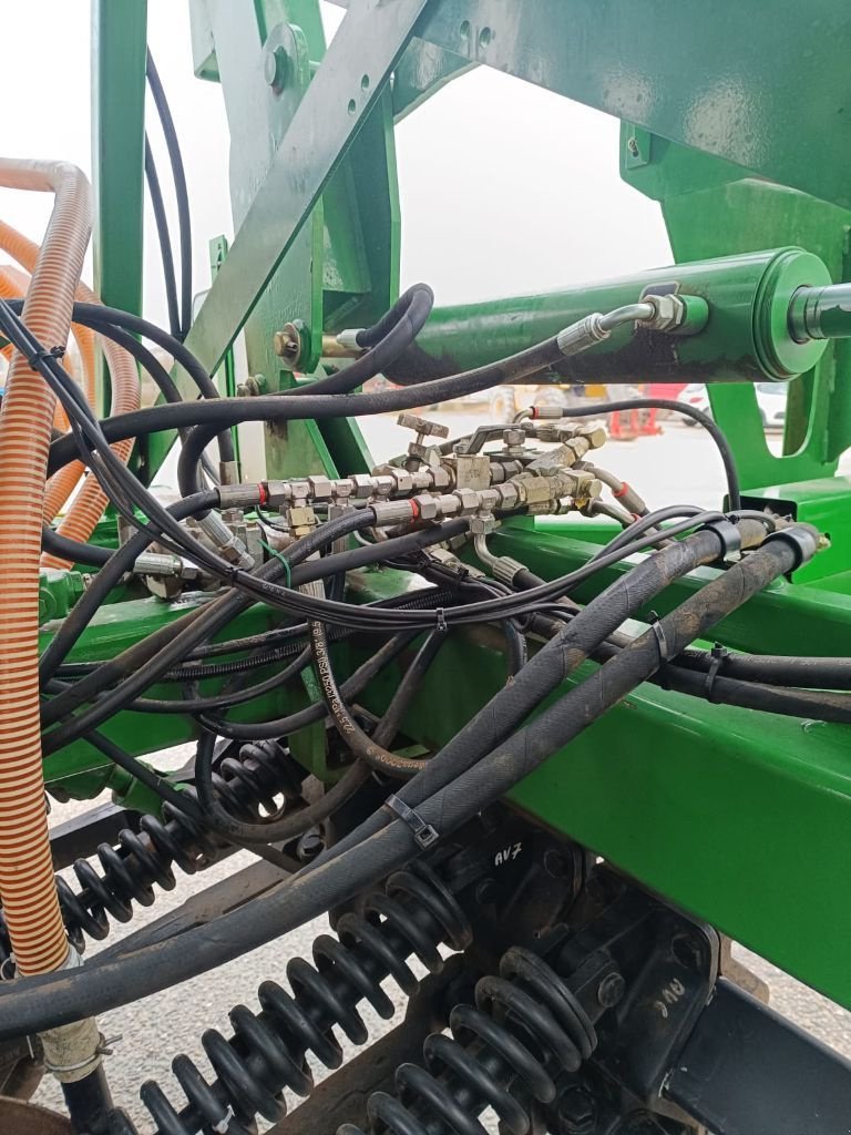 Direktsaatmaschine Türe ait John Deere 750 A, Gebrauchtmaschine içinde Lérouville (resim 11)