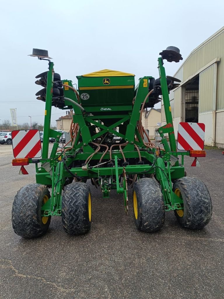 Direktsaatmaschine Türe ait John Deere 750 A, Gebrauchtmaschine içinde Lérouville (resim 8)