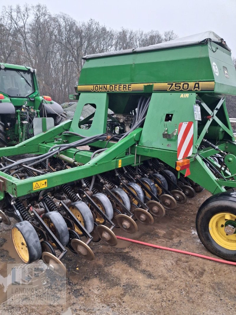 Direktsaatmaschine des Typs John Deere 750 A, Gebrauchtmaschine in Burg/Spreewald (Bild 3)