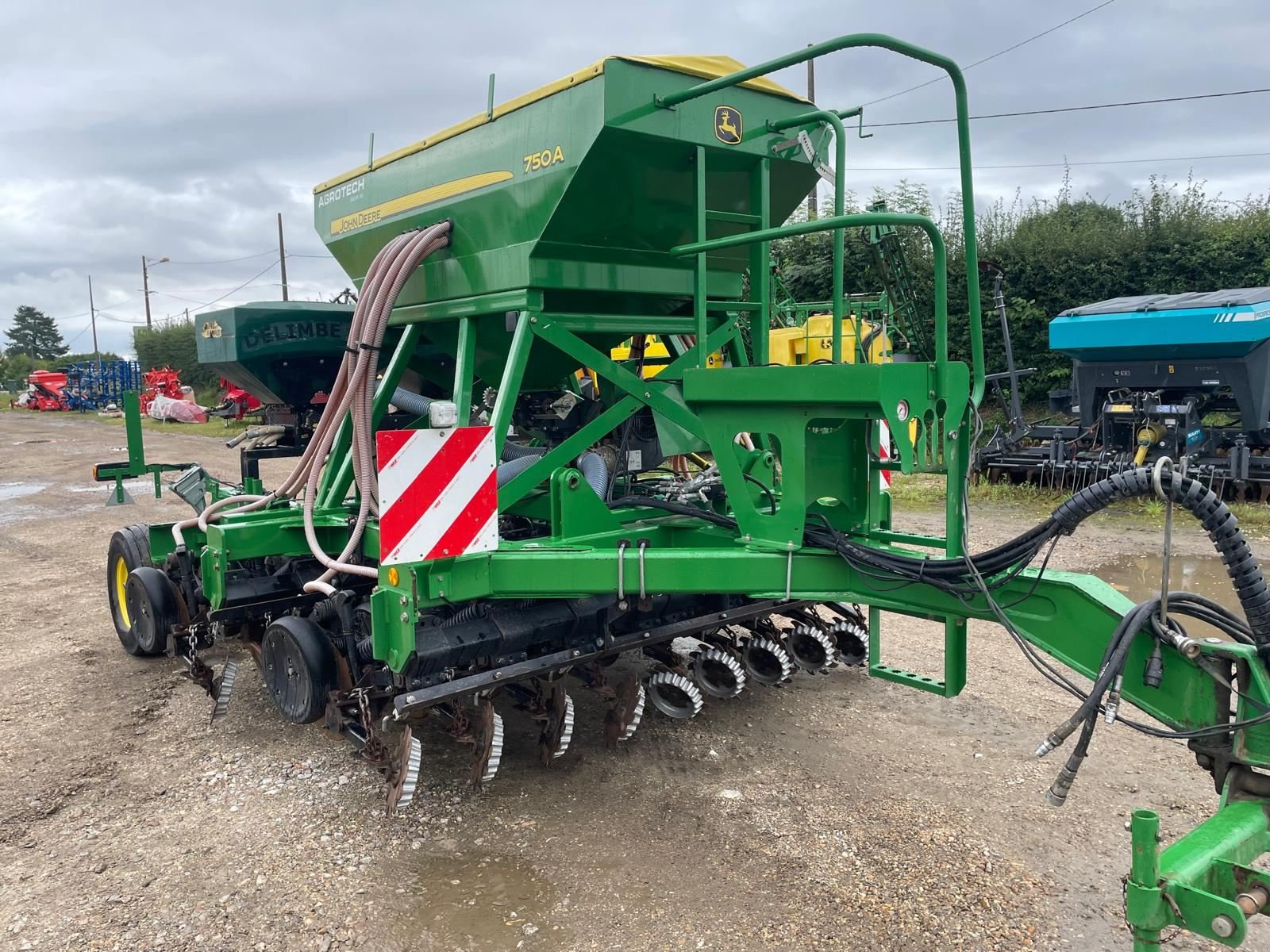 Direktsaatmaschine tip John Deere 750A, Gebrauchtmaschine in BOSC LE HARD (Poză 1)