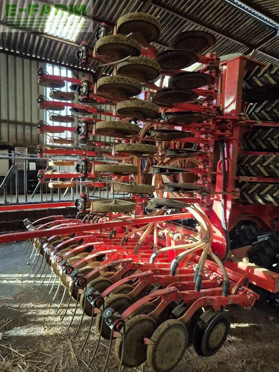 Direktsaatmaschine Türe ait Kuhn espro 6000 rc, Gebrauchtmaschine içinde CHAUVONCOURT (resim 11)