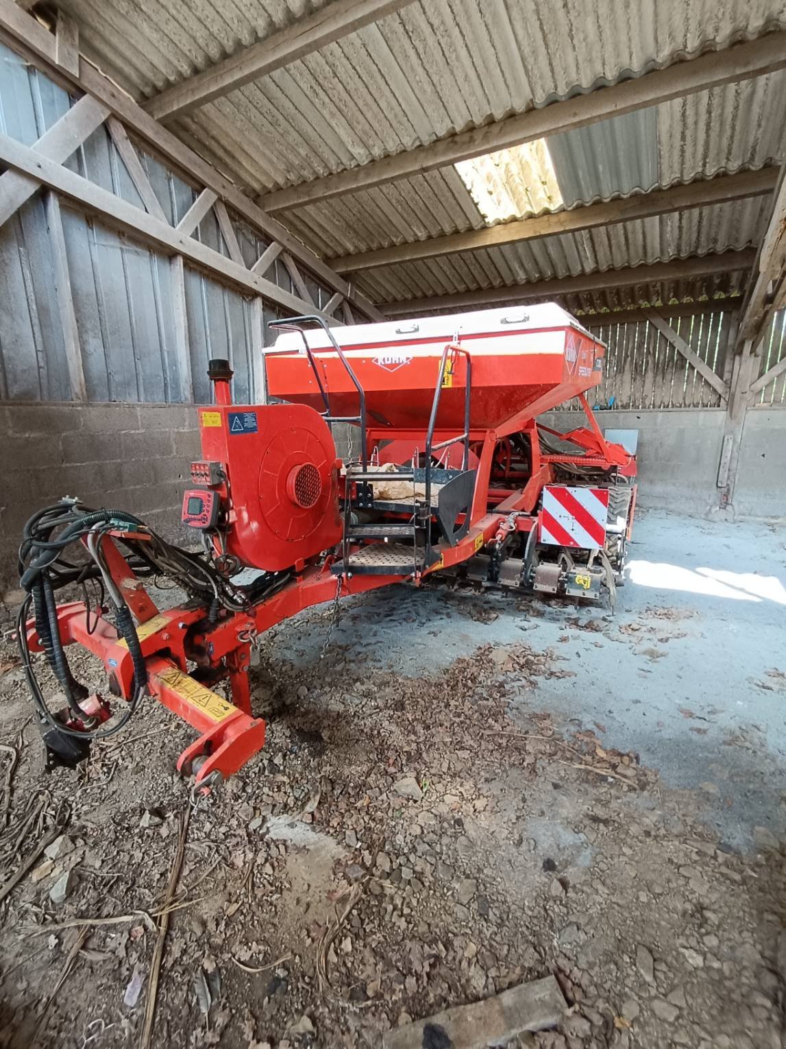 Direktsaatmaschine του τύπου Kuhn SPEEDLINER, Gebrauchtmaschine σε Le Horps (Φωτογραφία 2)