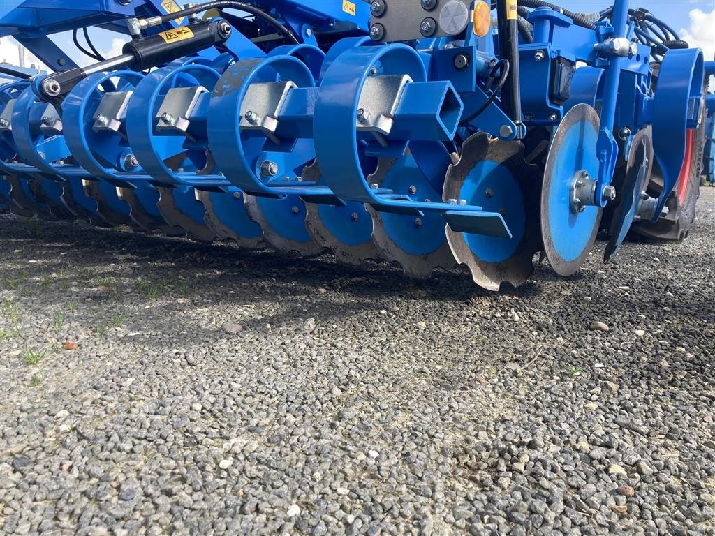 Direktsaatmaschine des Typs Lemken COMPACT-SOLITAIR 9/400 HD 167 Lemken Demomaskine, Gebrauchtmaschine in Glamsbjerg (Bild 9)