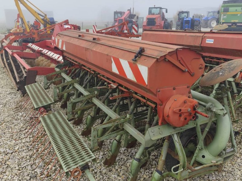 Nodet 17 RANGS, Gebrauchtmaschine, Year of manuf.: 1990 (Picture 1) Direktsaatmaschine of the type Nodet 17 RANGS, Gebrauchtmaschine in La Bazoge-Montpinçon (Picture 1)