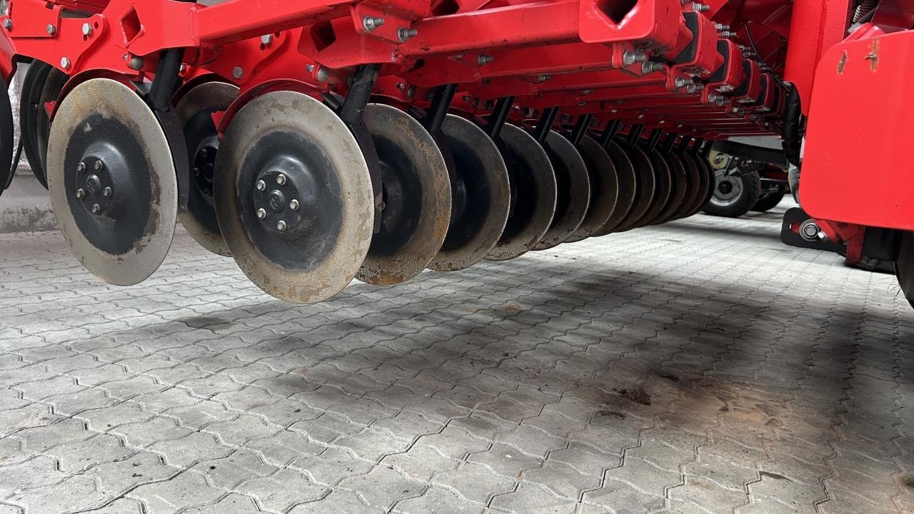 Direktsaatmaschine of the type Pöttinger TERRASEM V6000 DZ, Gebrauchtmaschine in Viborg (Picture 7)