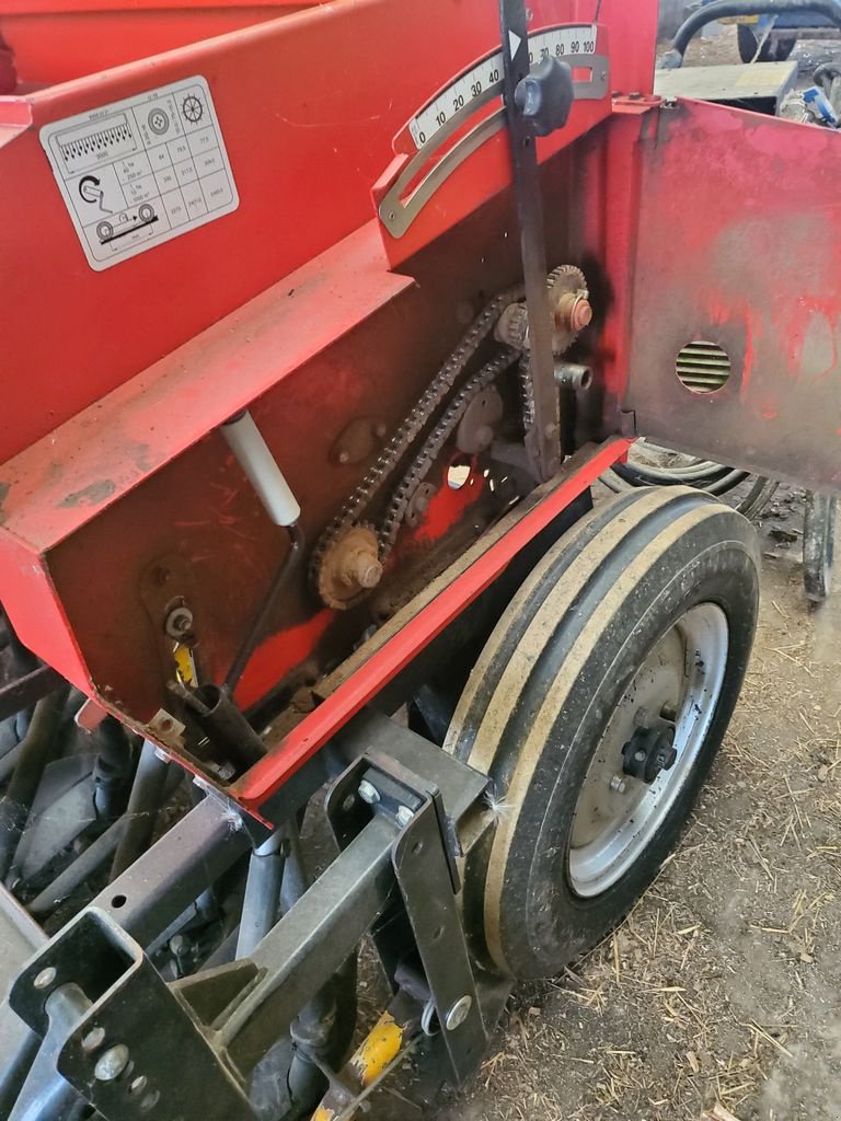 Direktsaatmaschine от тип Pöttinger VITASEM 300, Gebrauchtmaschine в MAYENNE (Снимка 2)