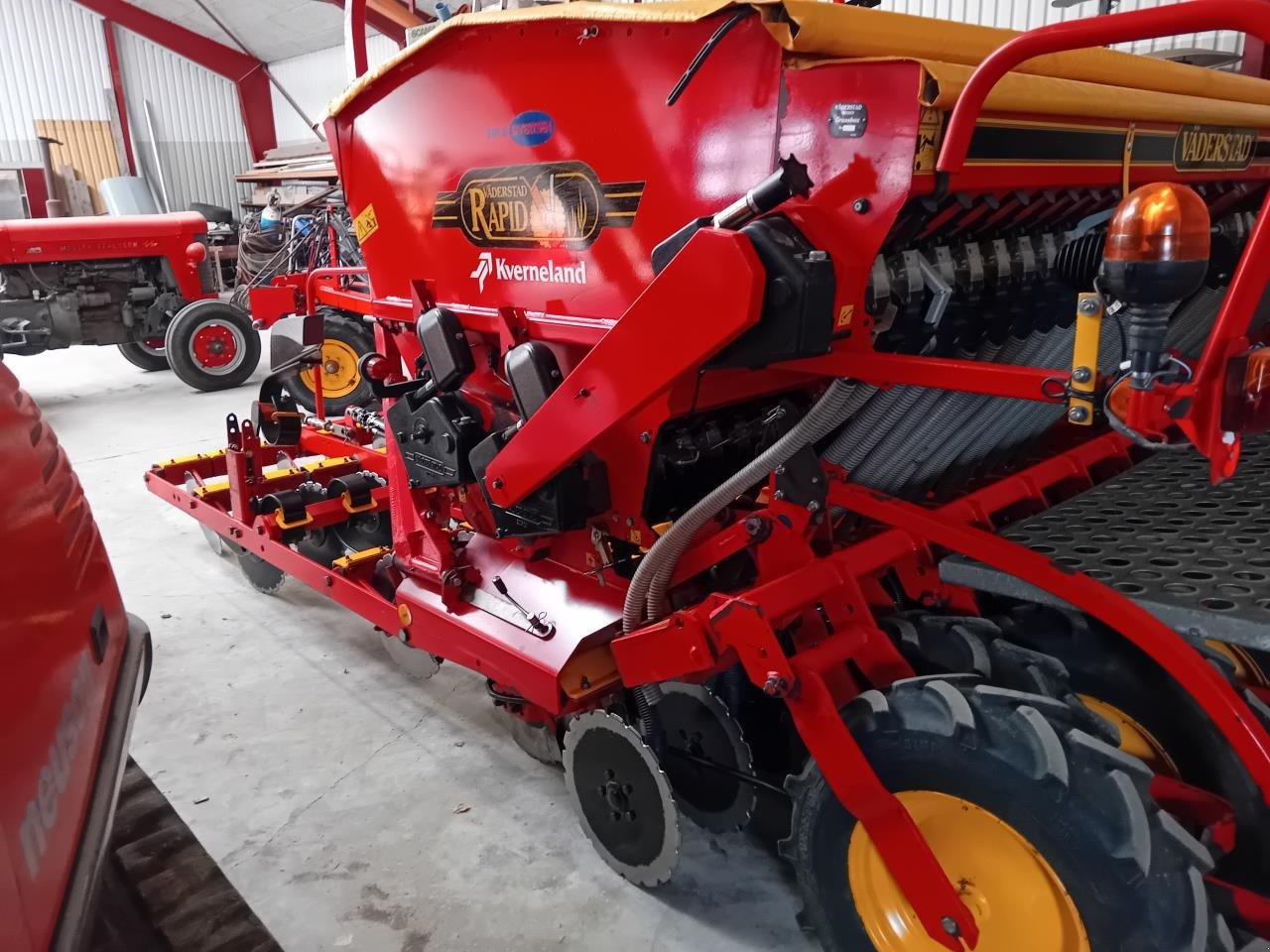Direktsaatmaschine of the type Väderstad RAPID 400 C XL, Gebrauchtmaschine in Maribo (Picture 3)