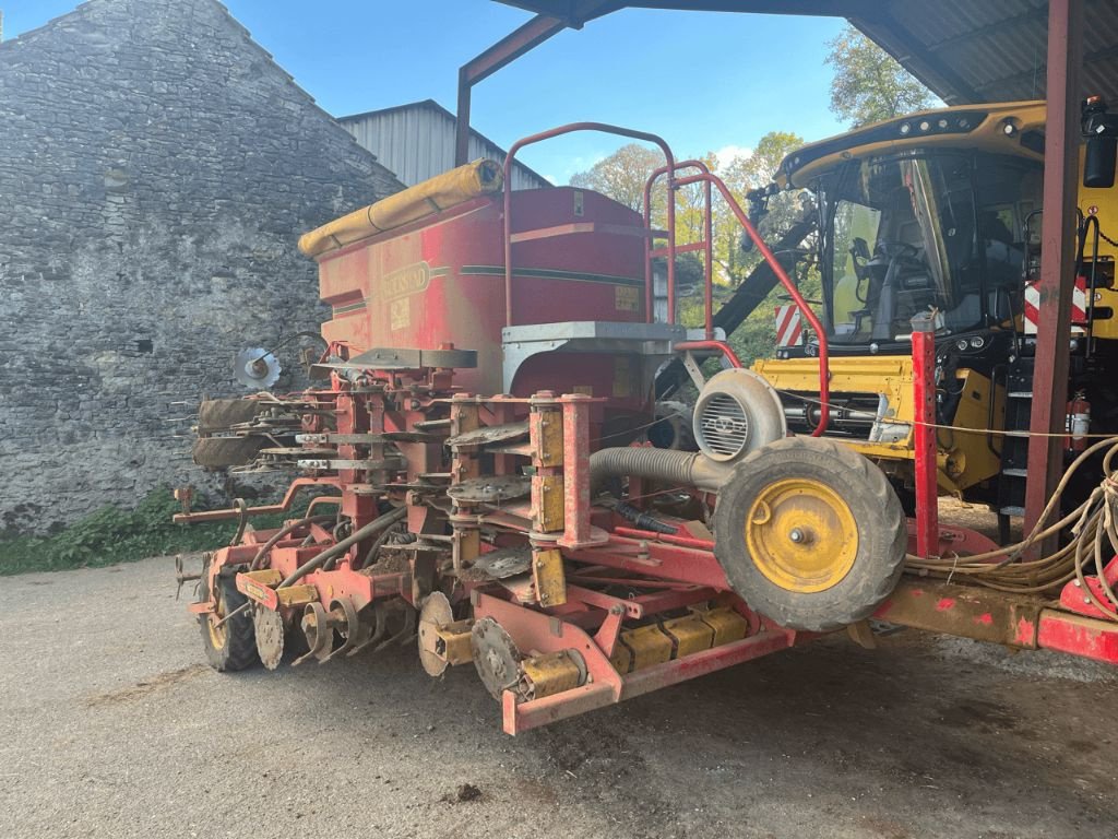 Direktsaatmaschine des Typs Väderstad RAPID 400S, Gebrauchtmaschine in CHEMAUDIN ET VAUX (Bild 1)