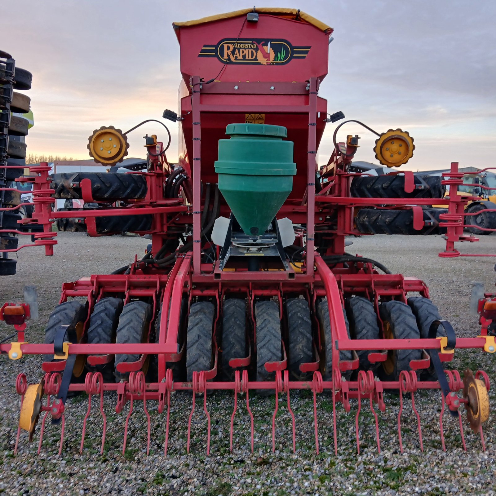 Direktsaatmaschine del tipo Väderstad RAPID RDA 400S, Gebrauchtmaschine In HERLIN LE SEC (Immagine 3)