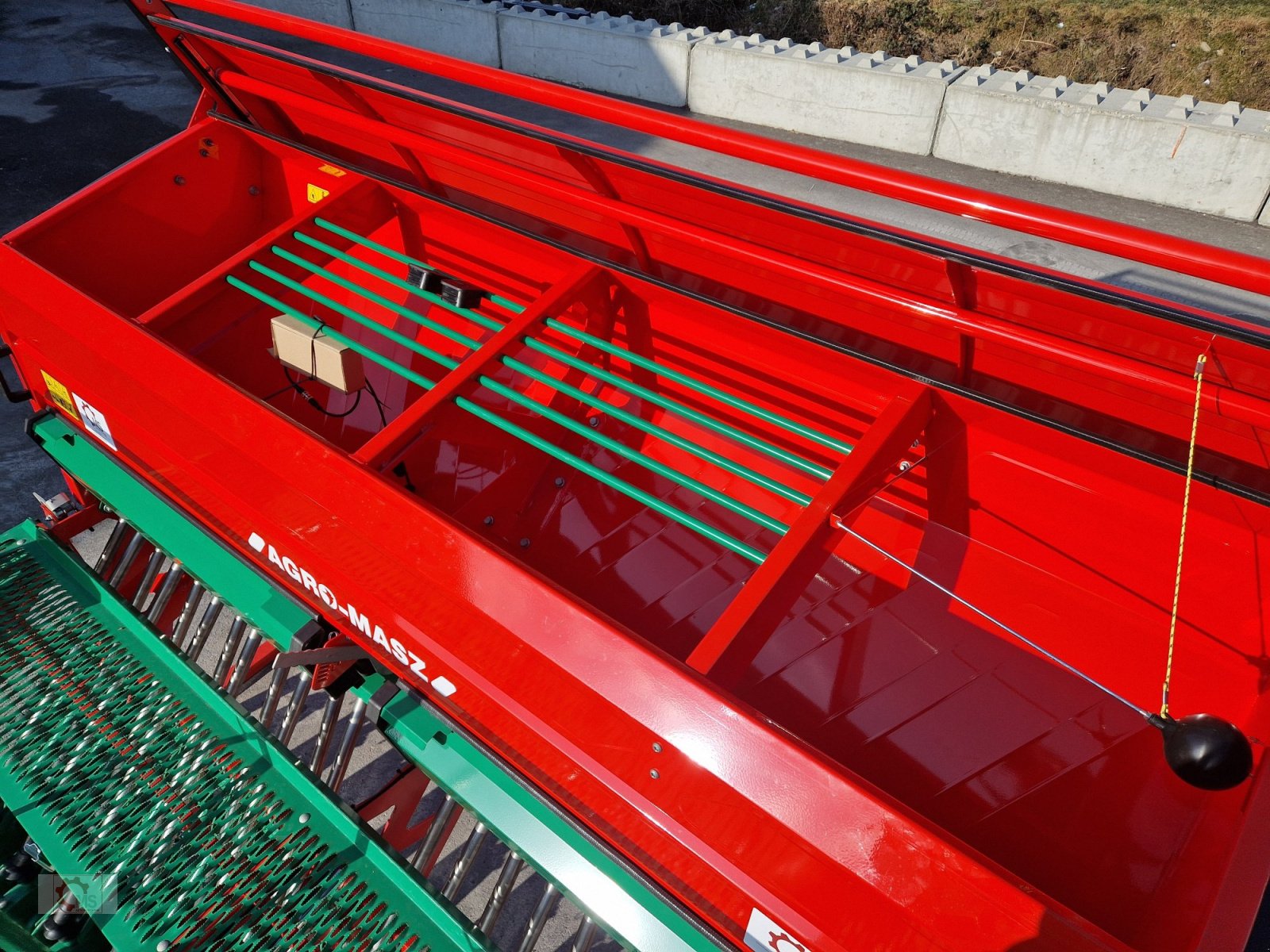 Drillmaschine tipa Agro-Masz SN 301 aufgebaute Sämaschine elektrische Fahrgassenschaltung, Neumaschine u Tiefenbach (Slika 19)