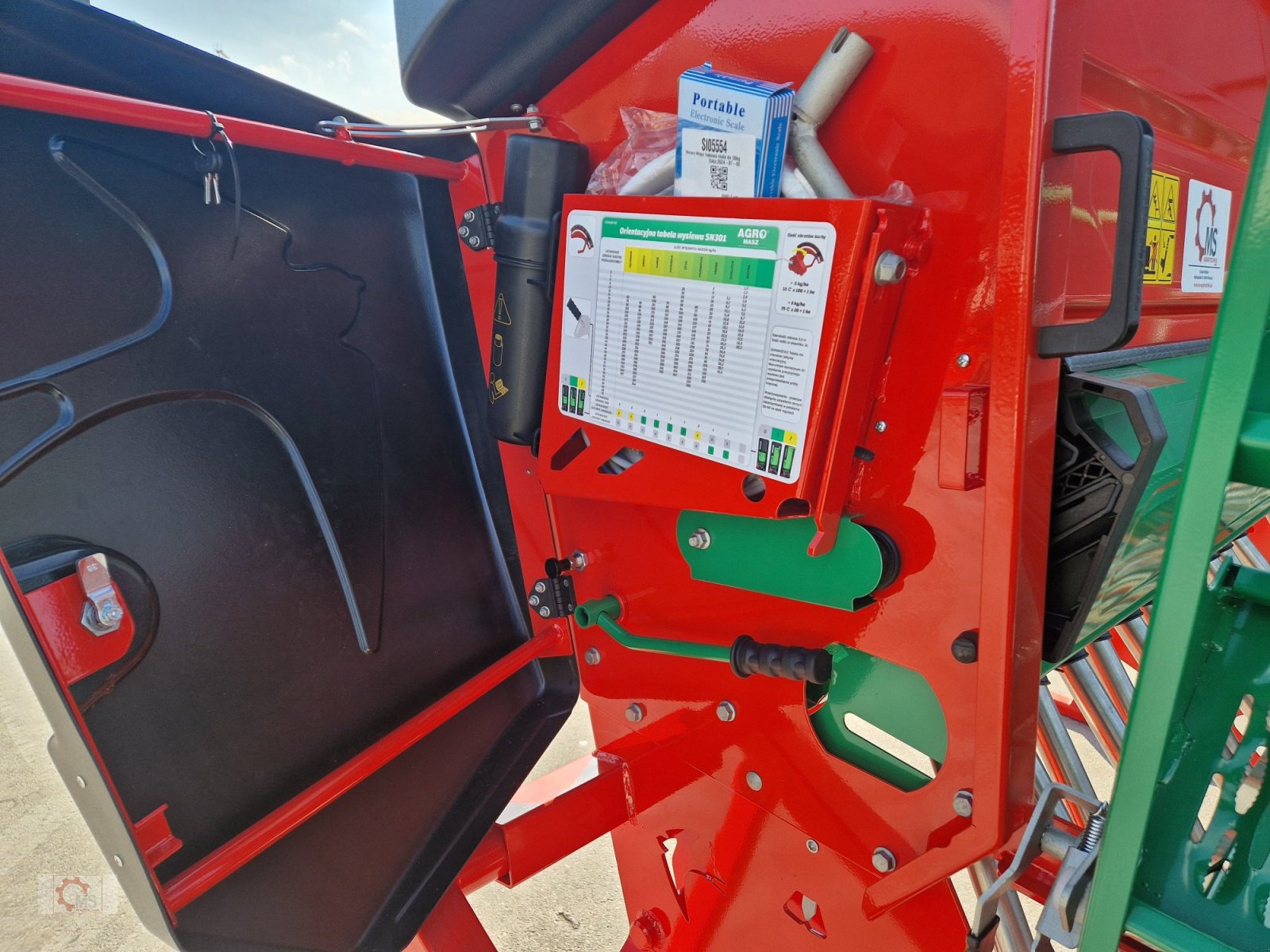 Drillmaschine типа Agro-Masz SN 301 aufgebaute Sämaschine elektrische Fahrgassenschaltung, Neumaschine в Tiefenbach (Фотография 5)